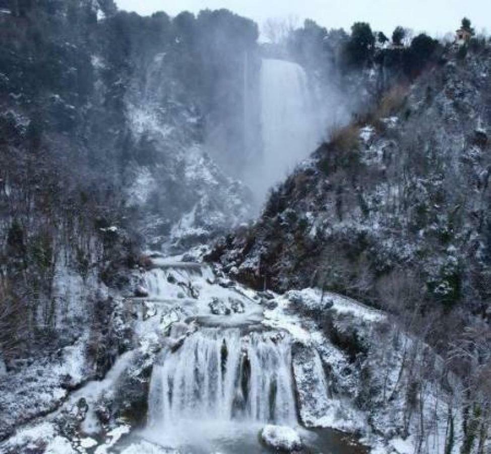 Il Casolare Della Cascata Ξενοδοχείο Τέρνι Εξωτερικό φωτογραφία